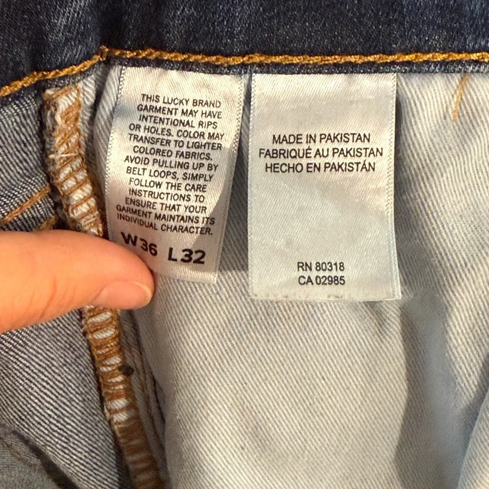 Lucky Brand 410 Athletic Straight Leg Jeans - Picture 6 of 7